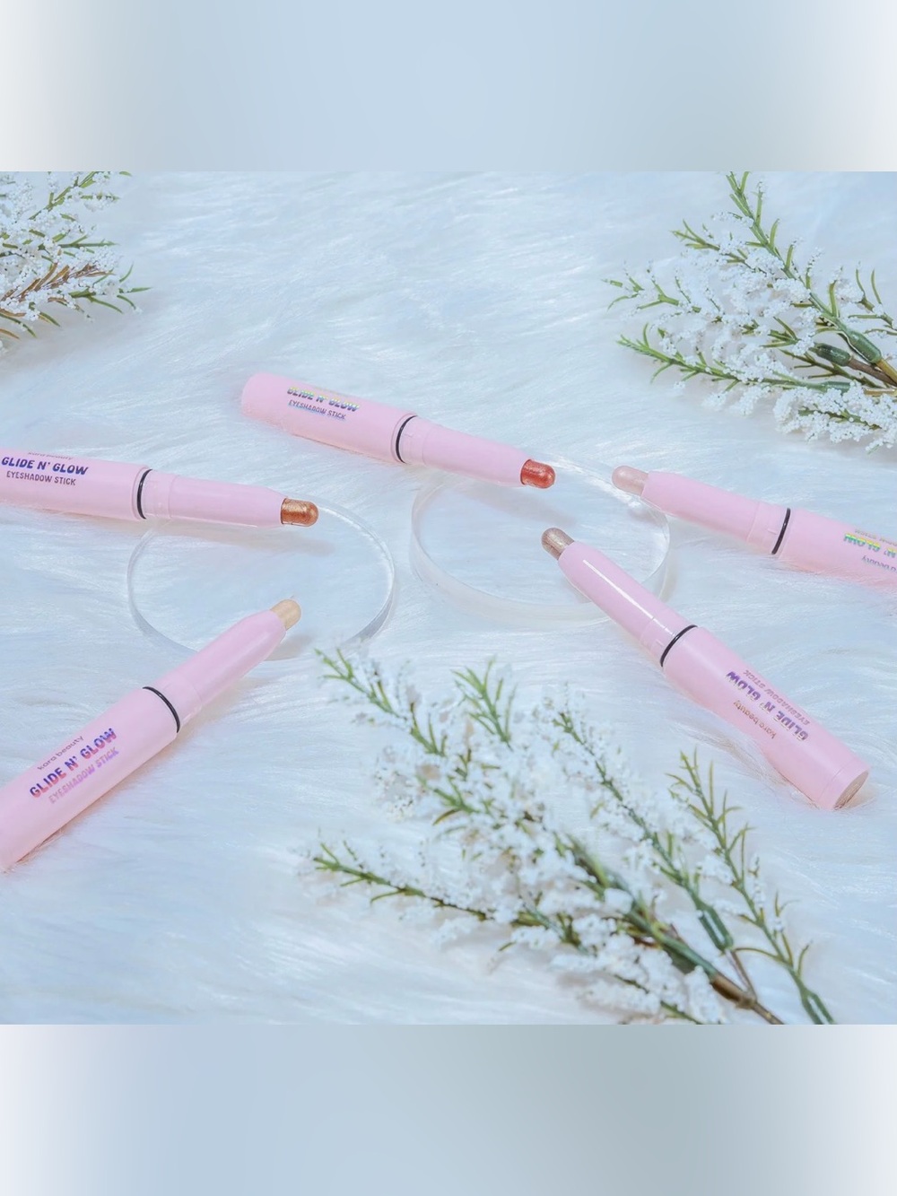 Kara Beauty - Glide n'Glow Eyeshadow Stick